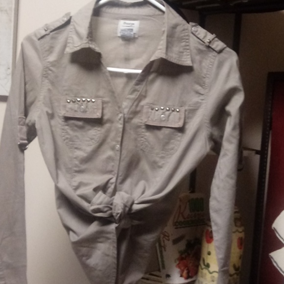 Shirt - Picture 2 of 4